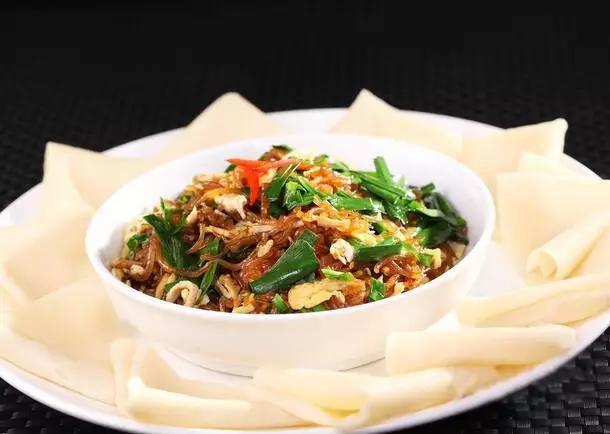 每逢佳节胖3斤,每逢佳节胖三斤难以抵挡美食诱惑