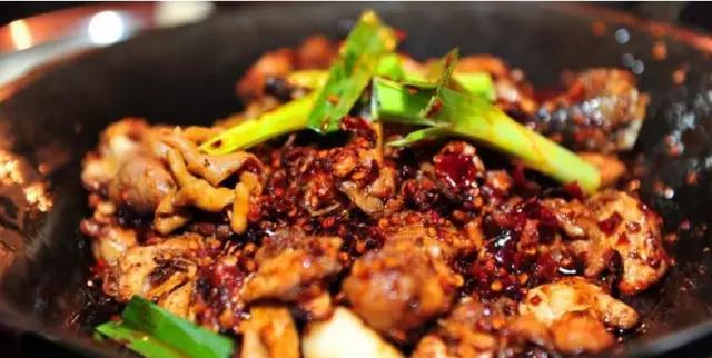 贵阳美食地图及路线,贵阳喷水池地铁站美食街