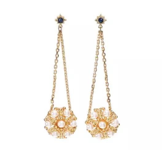 韩剧同款首饰,宋仲基片场被拍与宋慧乔同款卫衣