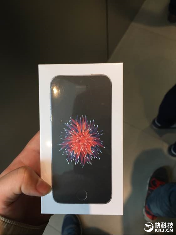 iphonese购买时应问什么,iphonese全面屏