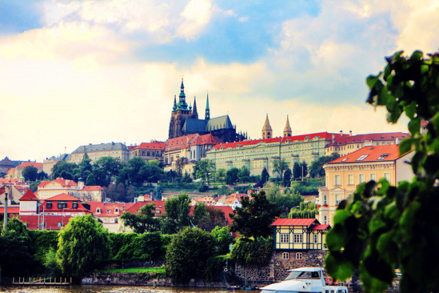 别光顾着听歌了，来看看布拉格吧