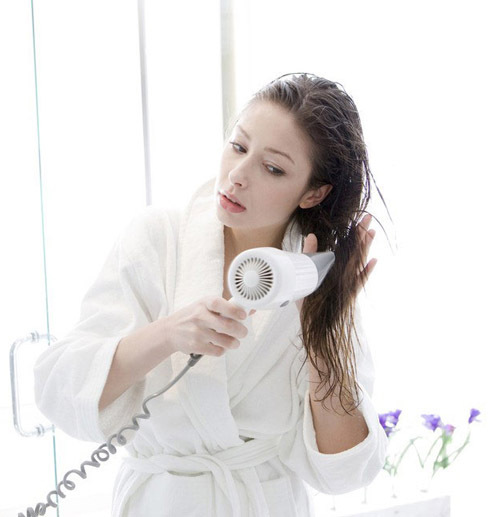 金毛狮王怎么打理,金毛狮王头发打理