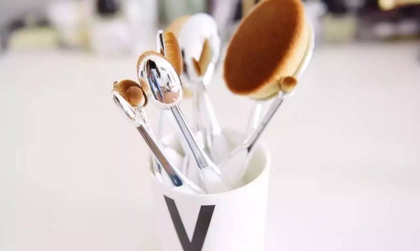 油痘肌底妆浮粉斑驳是因为什么,无瑕底妆的正确步骤