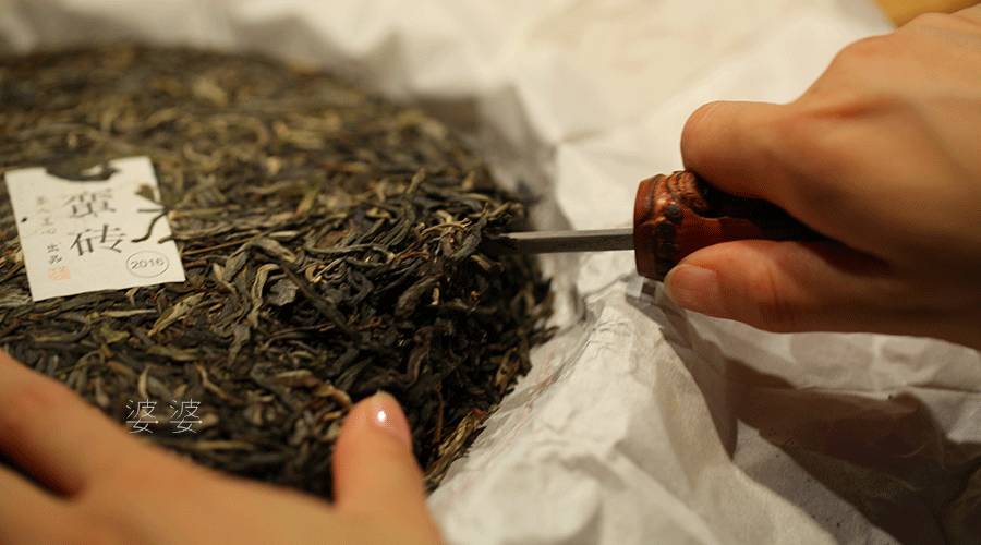 如何撬开一饼普洱茶，手把手教程