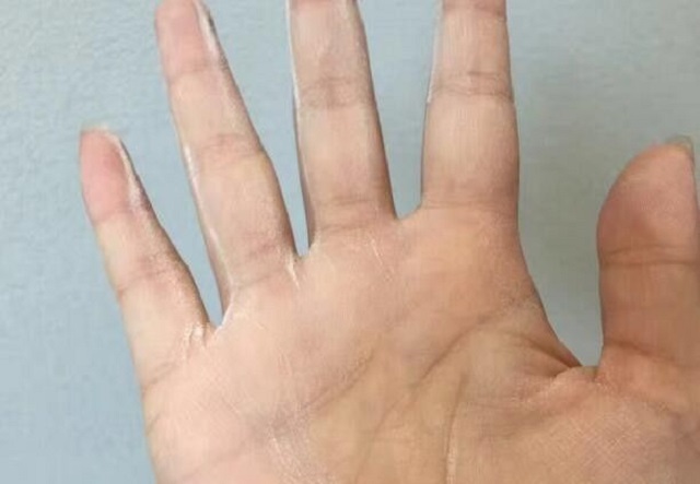 怎么区别硅藻泥好坏,乳胶漆和硅藻泥的优劣对比