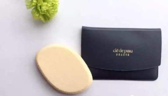 油痘肌底妆浮粉斑驳是因为什么,无瑕底妆的正确步骤