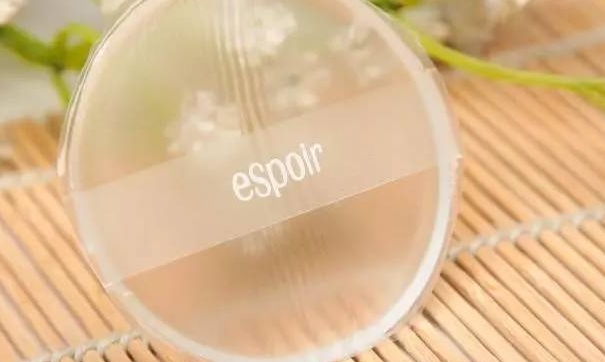 油痘肌底妆浮粉斑驳是因为什么,无瑕底妆的正确步骤