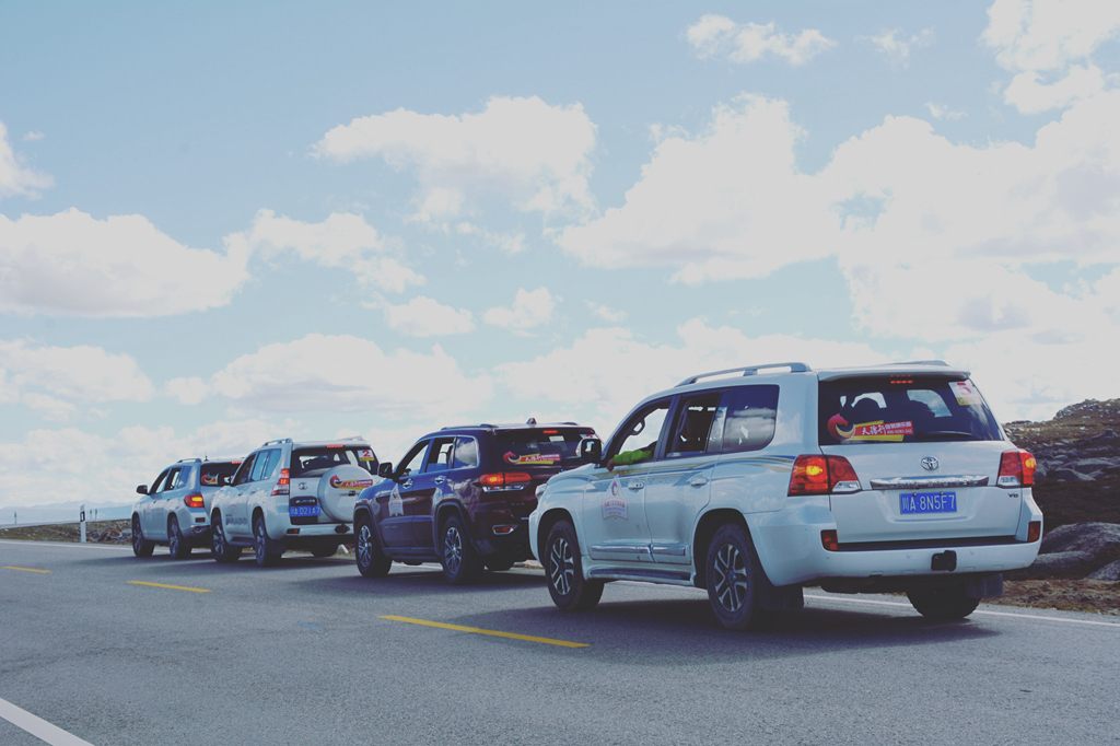 成都到稻城亚丁包车,成都到稻城亚丁包车自驾游攻略