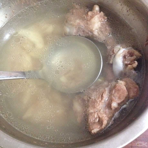 抽烟干咳吃什么清肺,秋天胸闷气短干咳怎么回事