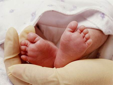 护士一时大意孕妇吃错药,护士疏忽婴儿死亡