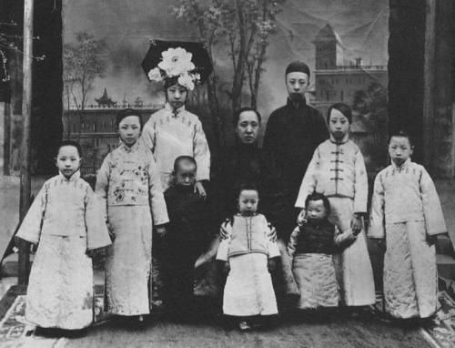 关之琳早期真实故事,关之琳胡茵梦