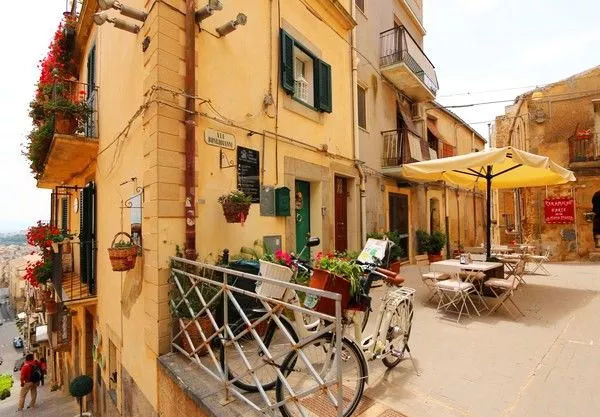 嗨！你听说过马耳他吗？一个既美丽又高度发达的岛国！