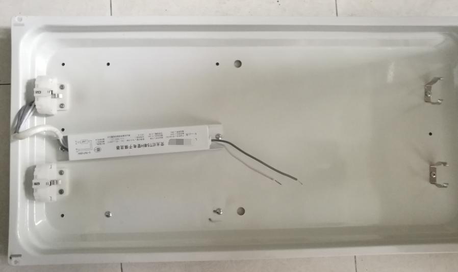 厨房吸顶灯坏了怎么换灯泡,厨房吸顶灯坏了要全换掉吗