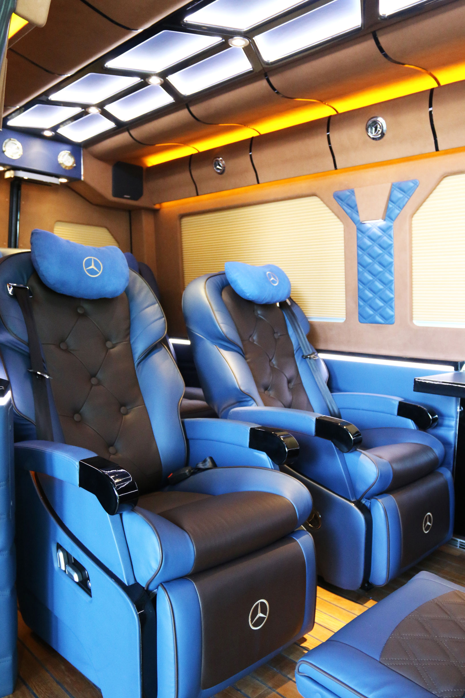 最新款进口奔驰斯宾特7.3米,奔驰斯宾特7.2米