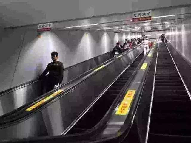 提醒：超市里的购物车千万别再这么用了，出事了！