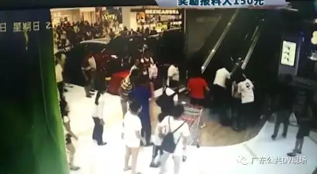 提醒：超市里的购物车千万别再这么用了，出事了！