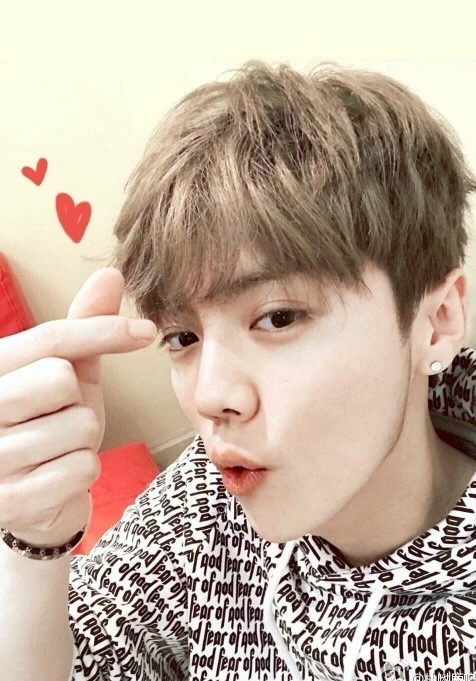 鹿晗瘦大腿和小腿的高效方法,鹿晗减肥每天吃什么