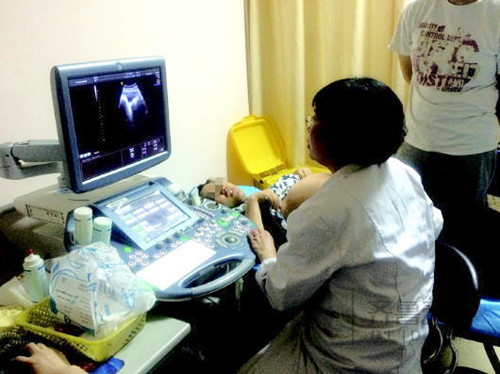 孕妇憋尿肚子会痛怎么回事,早期孕妇憋尿肚子疼怎么回事