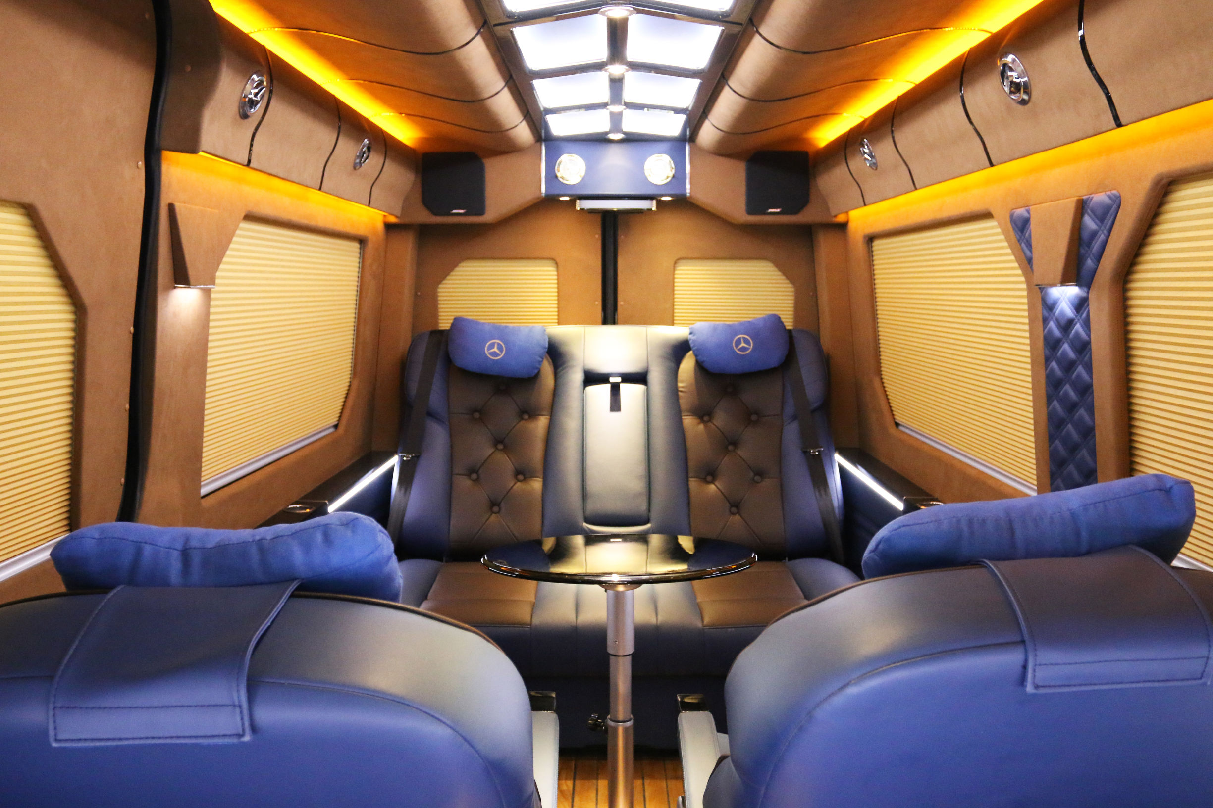 最新款进口奔驰斯宾特7.3米,奔驰斯宾特7.2米