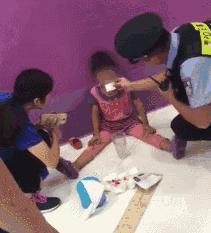 提醒：超市里的购物车千万别再这么用了，出事了！