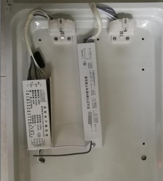 厨房吸顶灯坏了怎么换灯泡,厨房吸顶灯坏了要全换掉吗