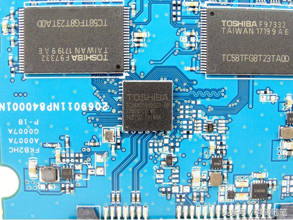 东芝tr200固态硬盘拆解测试,东芝固态硬盘q200评测