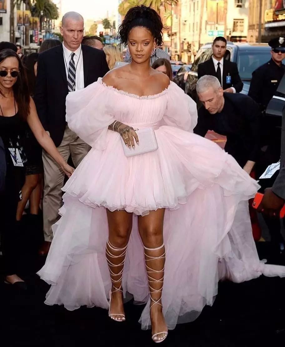 rihanna第一带货王,rihanna直播带货