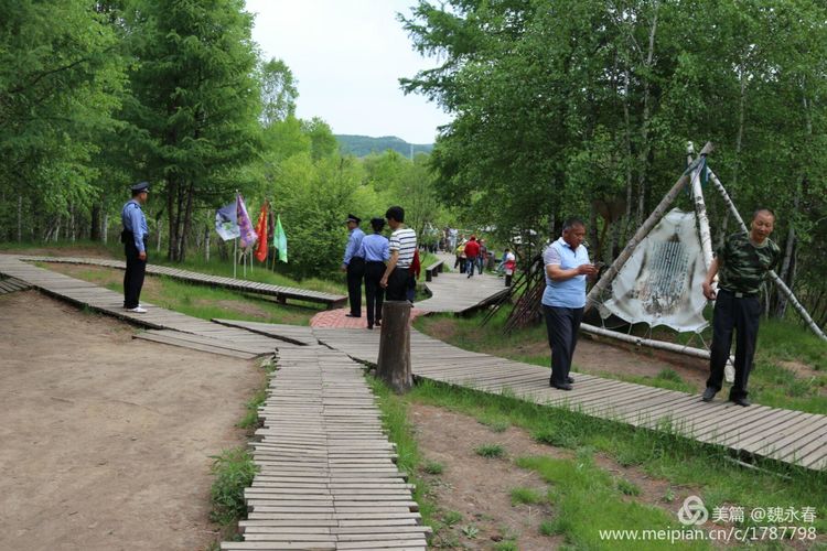旅游、度假、休闲娱乐为一体的内蒙古根河市敖鲁古雅旅游度假村