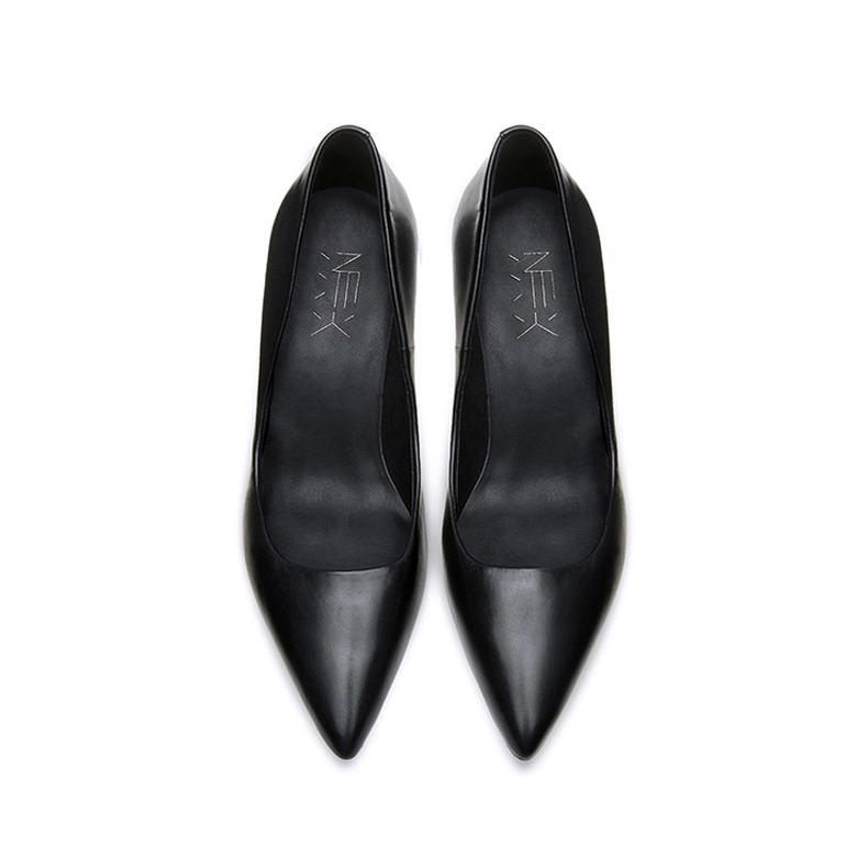 小方包搭什么鞋,百搭小方包