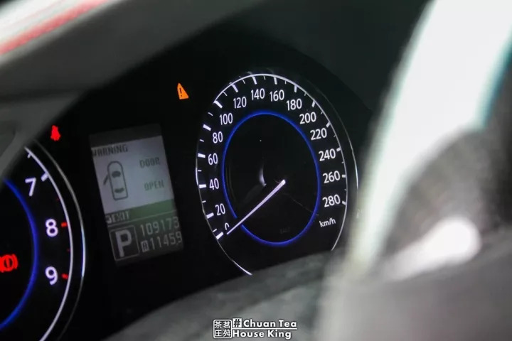 人生一定要搞一辆自己喜欢的车,英菲尼迪g37敞篷雷克萨斯is300c