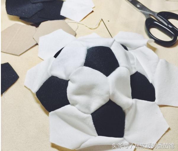 自己制作废旧材料足球教程,布艺手工足球制作方法
