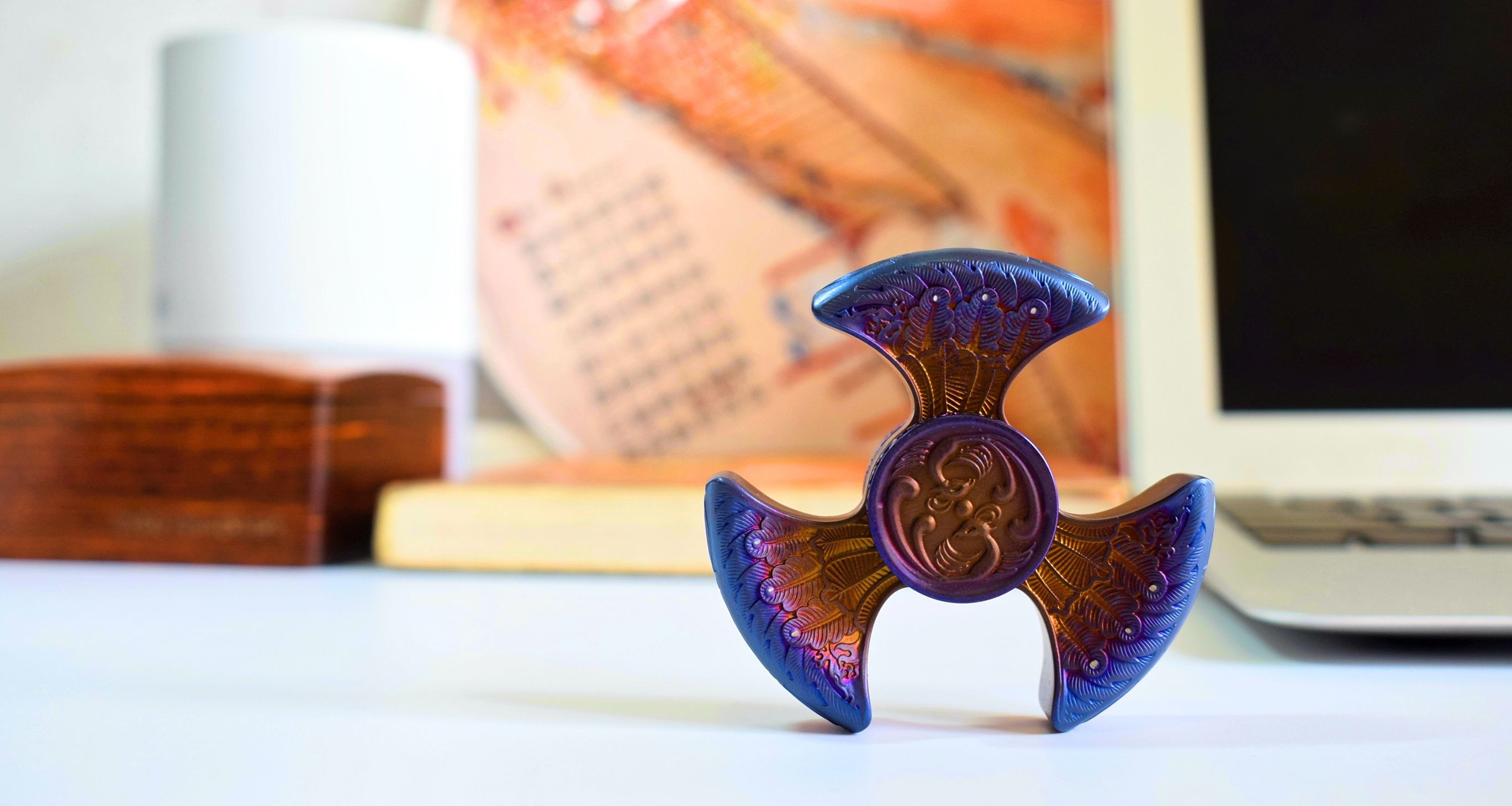 测评指尖陀螺飞花款,最好玩价格还很低的指尖陀螺