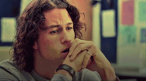 吐槽大会：恐怖男友公路扒光女友拖行失业男纵火泄愤致1死4伤