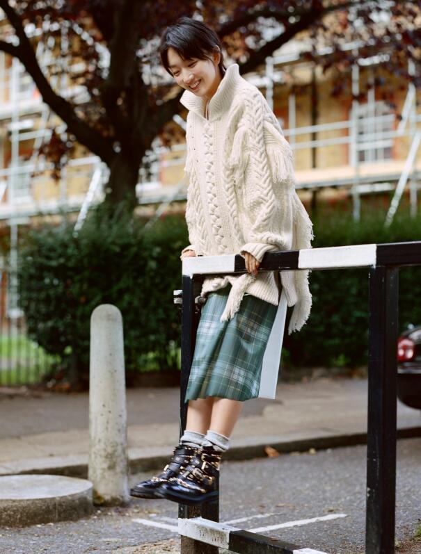 张慧雯靠谋女郎出道却高开低走,张慧雯看起来很年轻