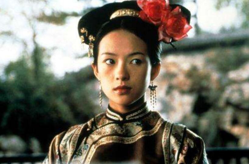 张慧雯靠谋女郎出道却高开低走,张慧雯看起来很年轻