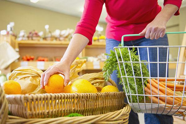 怎么解决嘴唇周围发黑,嘴唇发紫发黑是什么原因怎么调理