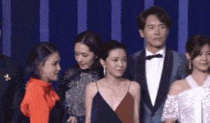 vogueme易烊千玺胡歌,热巴易烊千玺2017elle人气偶像