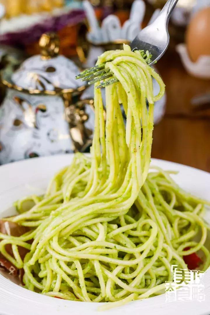 最火的网红鸡店,一周可售上千只的网红鸡