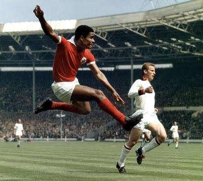 欧洲杯c罗拿金靴完整版,16欧洲杯葡萄牙夺冠历程c罗表现