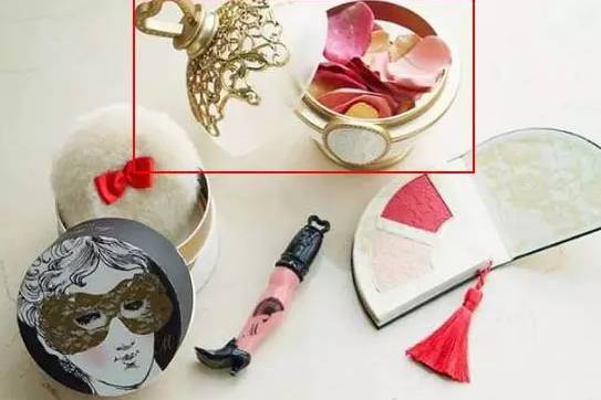 2018年圣诞限量彩妆推荐,新年美妆套装推荐