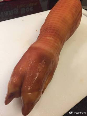 日本妹子买了个苹果手表，结果大家的关注点都在手上