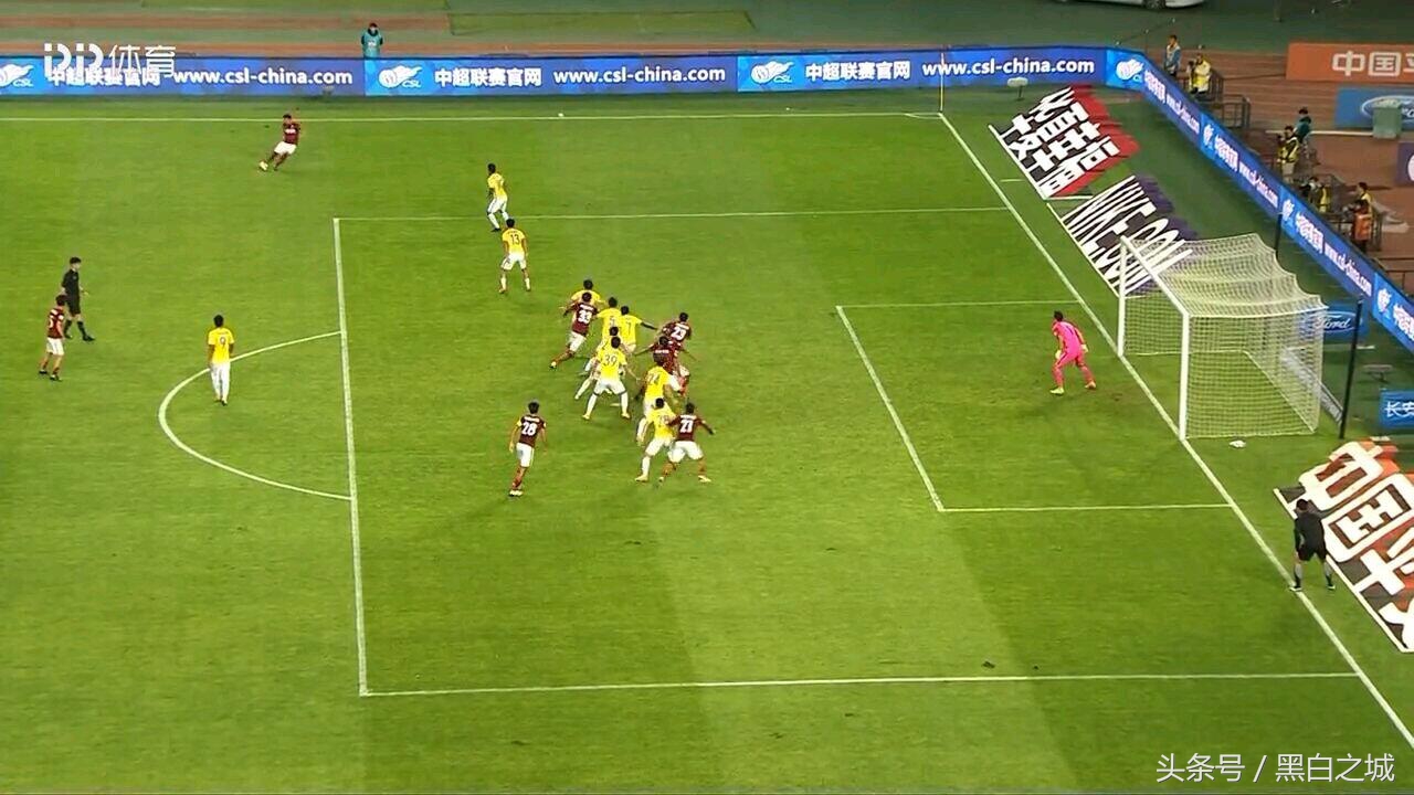 昏哨将苏宁活活坑死，这么吹比赛中国足球难有起色