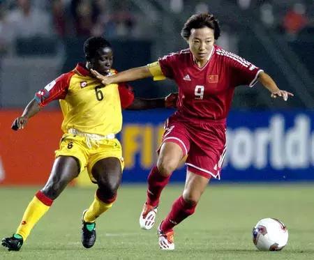 世界第一马拉多纳,她被称穿裙子的马拉多纳