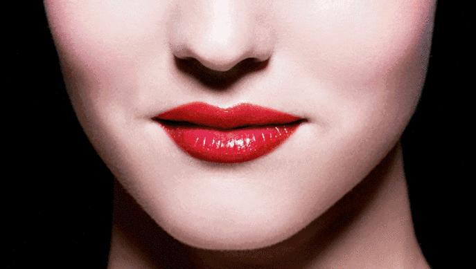 用TA一抹唇部就像打了玻尿酸！水光唇小心机有这么厉害？