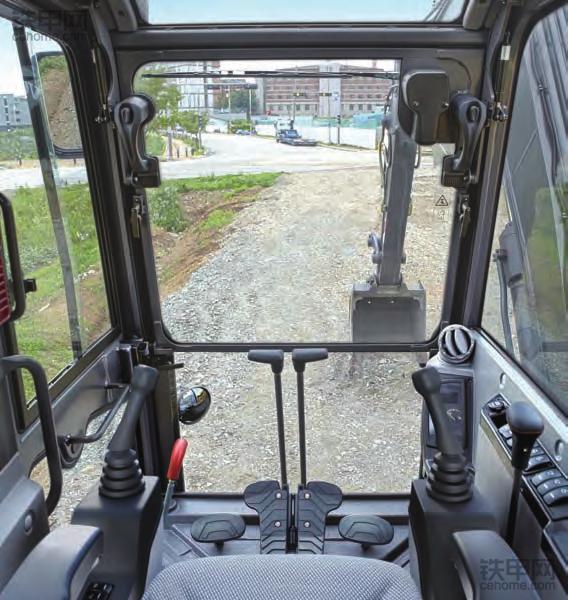 小挖卡特跟日立哪个好,小挖机卡特307