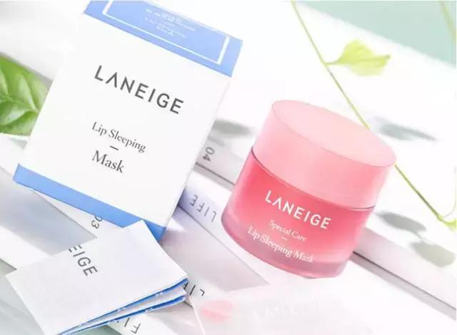 用TA一抹唇部就像打了玻尿酸！水光唇小心机有这么厉害？