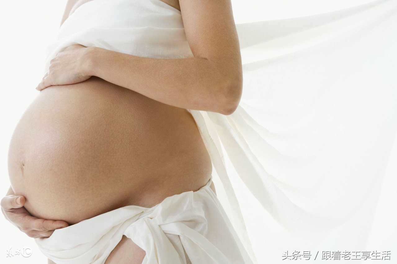 外国人双胎顺产接生流程,印度孕妇怎么生宝宝