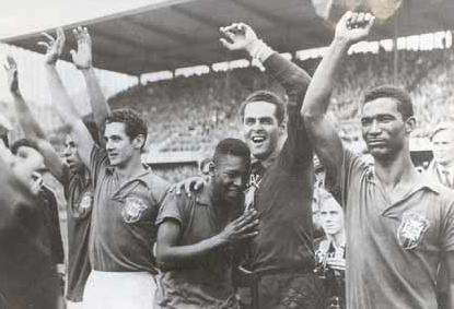 贝利三个世界杯冠军照片,贝利3次世界杯冠军含金量