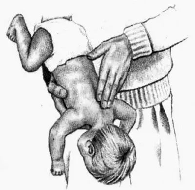 呛奶月嫂怎么护理,月嫂喂婴儿呛奶