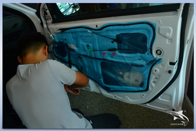 沈阳汽车音响改装低音炮,沈阳易阳汽车音响商务车改装